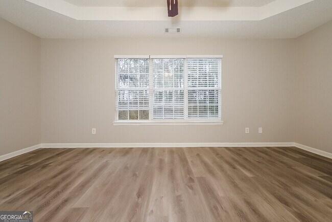 Building Photo - 545 Wyntuck Dr