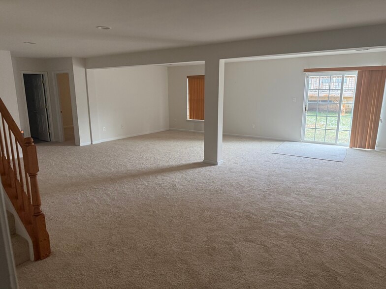 Building Photo - 638 Hunters Rd