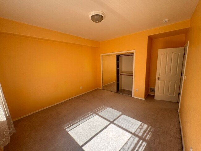 Building Photo - 10100 Zermatt Cir