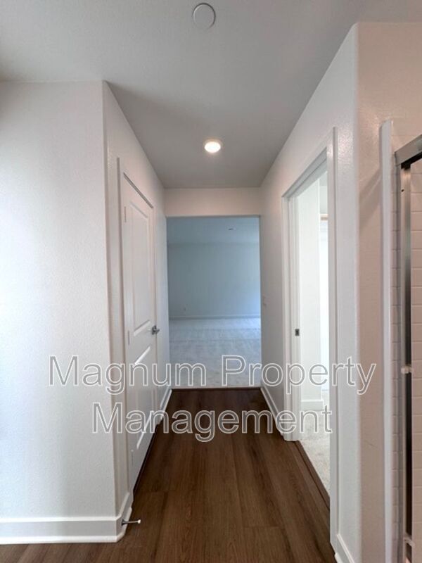 Building Photo - 30769 Valley Heights Dr.