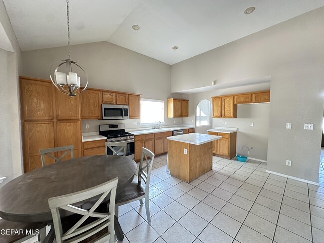 Building Photo - 13115 Thea Smith Dr