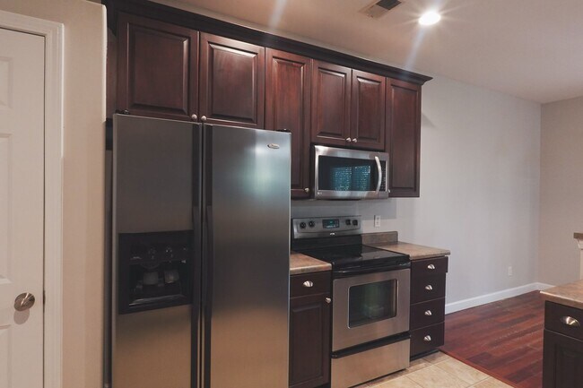 Building Photo - Coming Available!