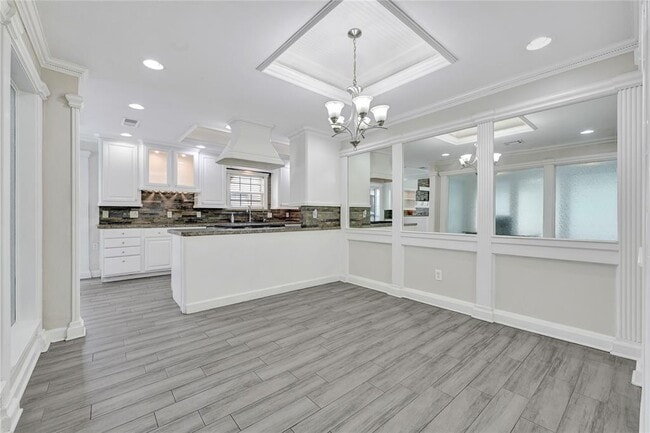 Building Photo - 15611 Rolling Timbers Dr
