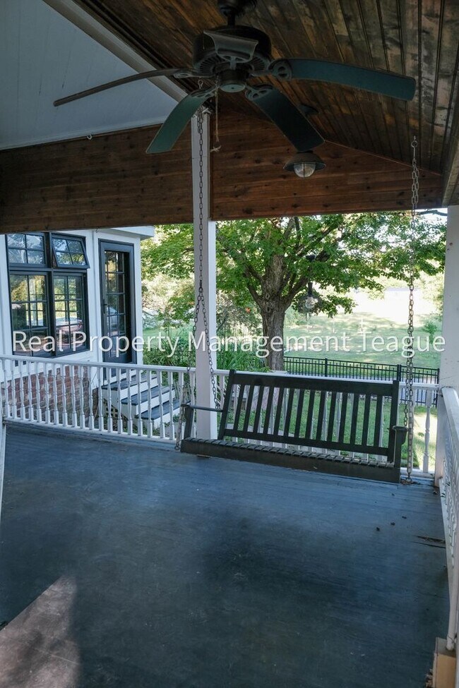 Building Photo - Dream home in Altamont