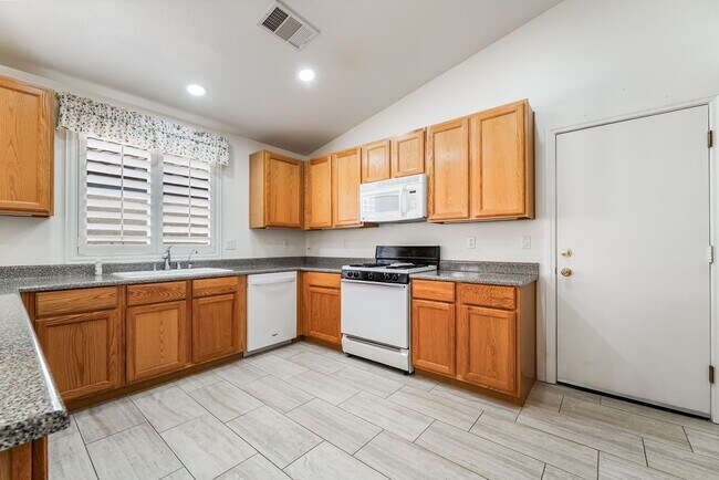 Building Photo - 2141 Hidden Ranch Terrace