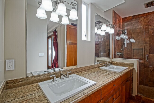 Building Photo - 308 Gull St