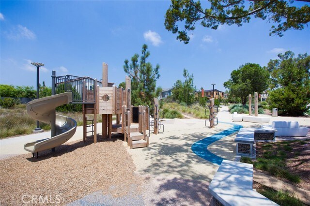 Building Photo - 198 Frame