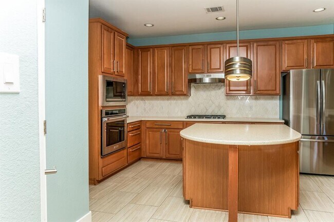 Building Photo - 3006 Covington Pl
