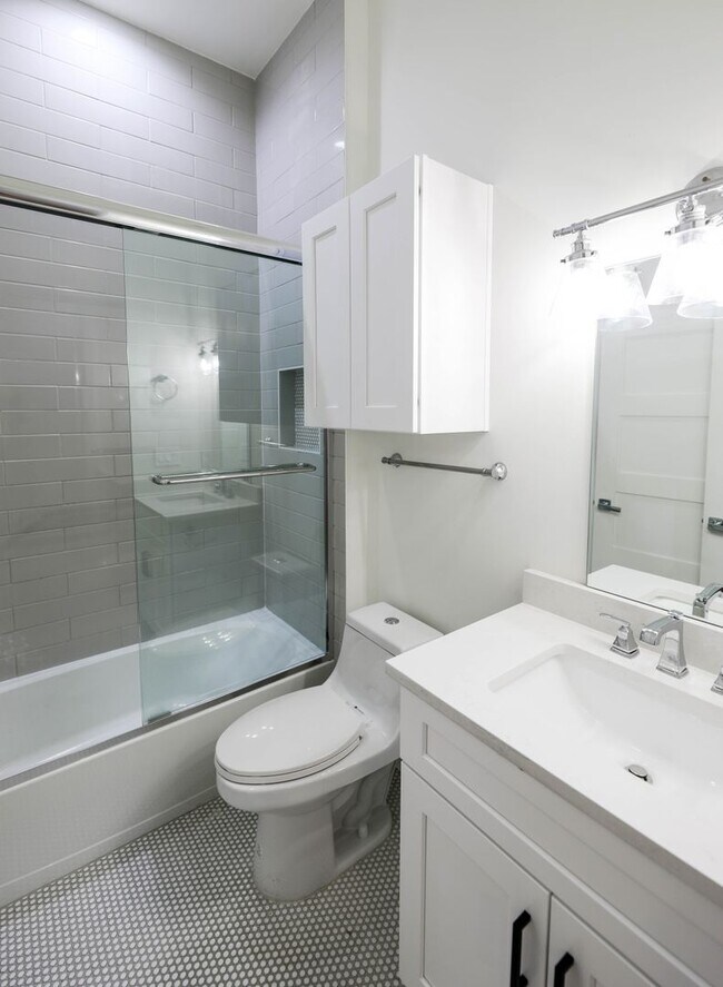 Building Photo - 8 Bedrooms 8 Baths Pre-leasing Now for 2027/2028!!!!