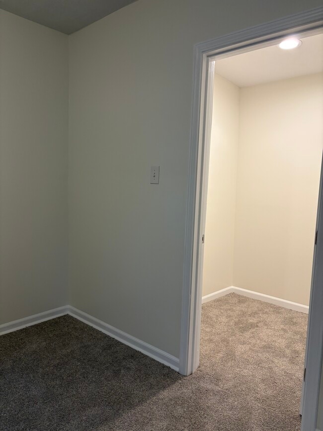 Building Photo - 730 Wilson St