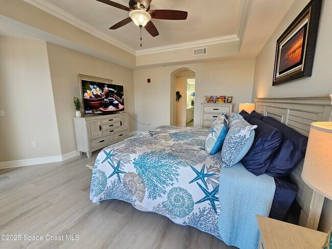 Building Photo - 590 S Banana River Dr