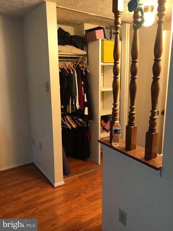 Building Photo - 8320 Brookvale Ct