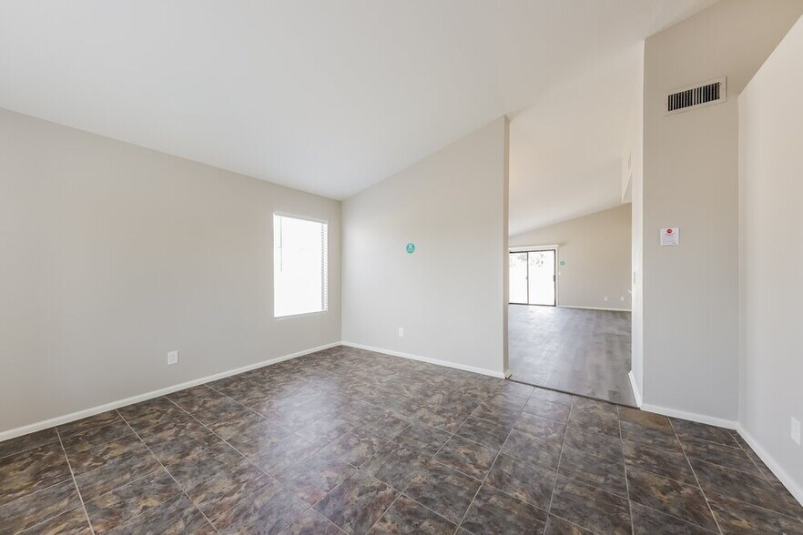 Building Photo - 3154 W Via Montoya Dr