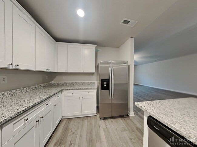 Building Photo - 127 Harvest Cir