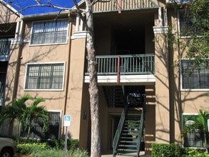 Building Photo - Remodeled and updated condo