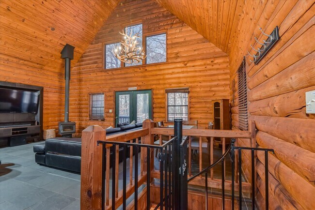 Building Photo - Fully Furnished Monthly Lake Cabin Rental | Available October – March
