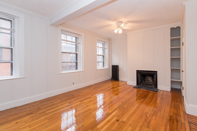 Building Photo - 85 Myrtle St