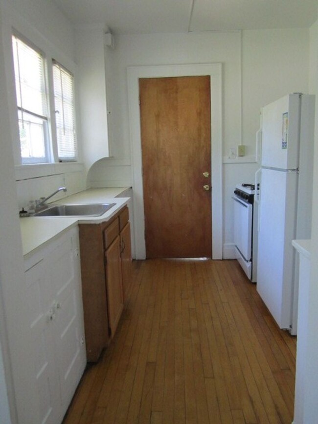 Primary Photo - 622 Euclid Ave