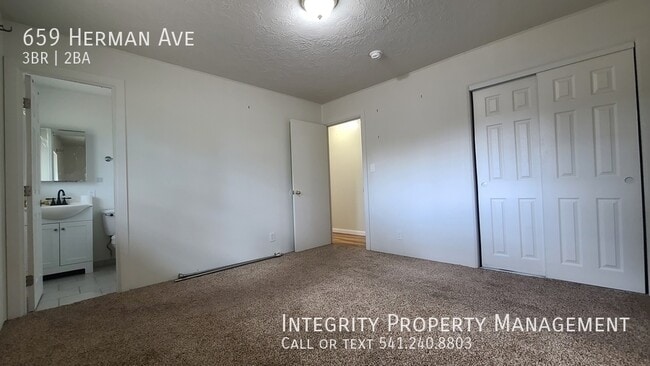 Building Photo - 659 Herman Ave