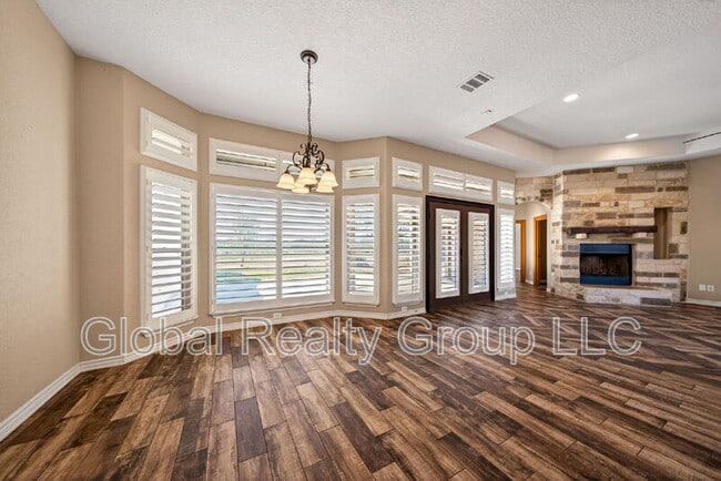 Building Photo - 7033 Robin Hood Way