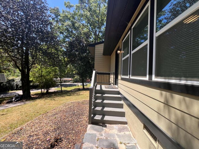 Building Photo - 1947 Kenwood Pl SE