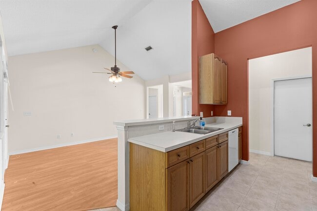 Building Photo - 289 N Churchill Dr
