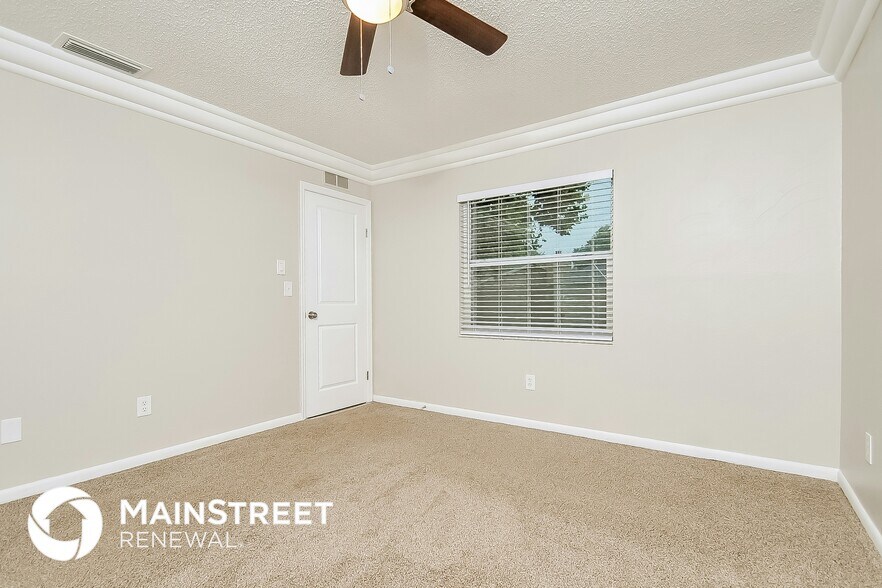 Building Photo - 3818 Southview Dr