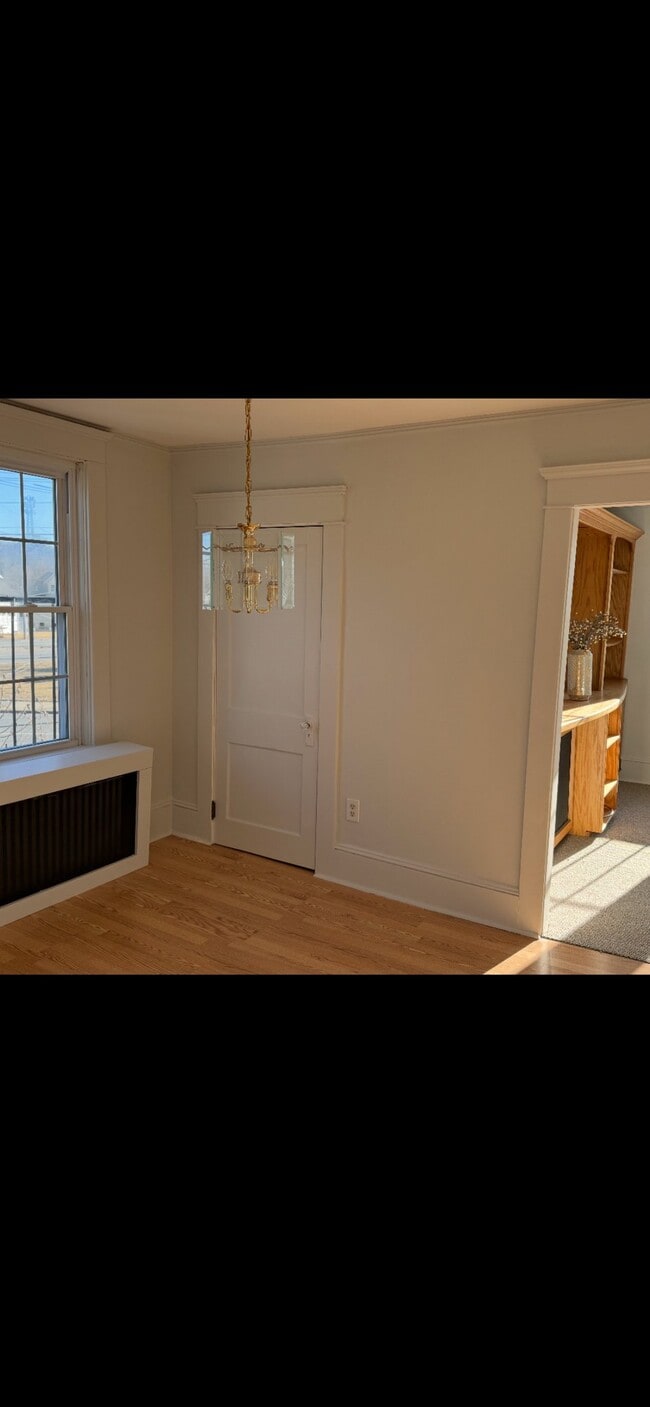 Building Photo - 533 Slocum Rd