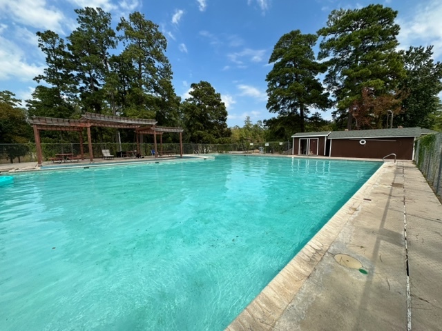 Community Pool Access. - 406 Noel