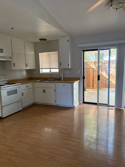 Building Photo - 9385 Pawnee Trail