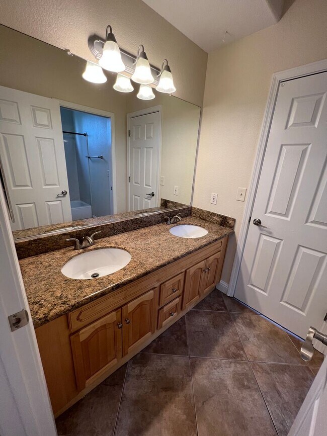 Building Photo - Gorgeous Private large lot in Rocklin!