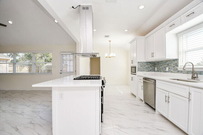Building Photo - 10402 Kirkhall Dr