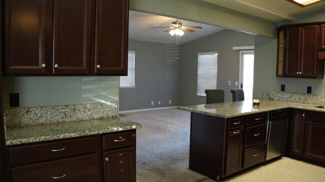 Building Photo - 7607 Harmony Oaks Way