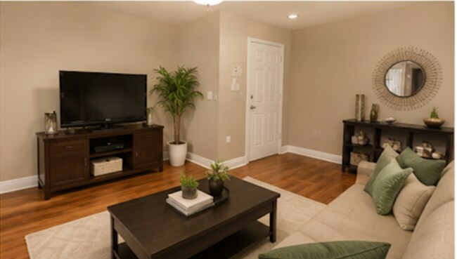 Building Photo - 1/1 Lakefront Living in Carrollwood! Available July 10th!