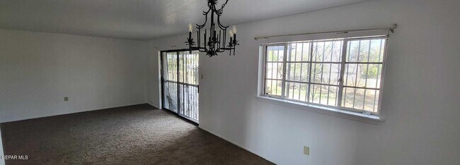 Building Photo - 404 San Saba Rd