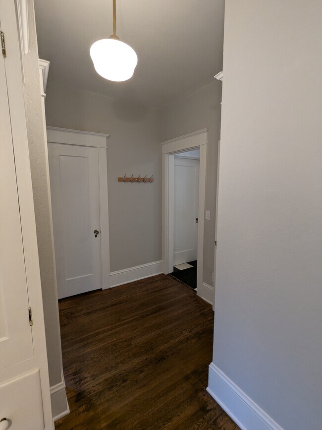 Building Photo - 1974 SE 24th Ave