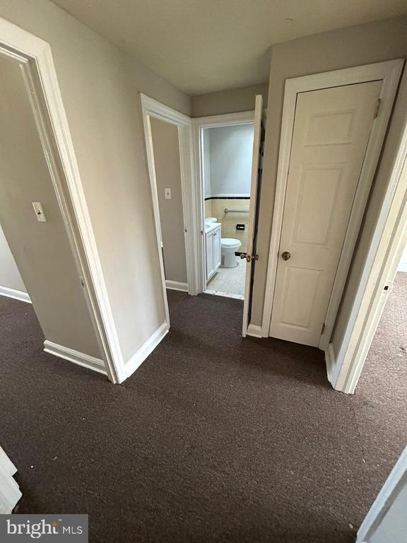 Building Photo - 330 W 21st St