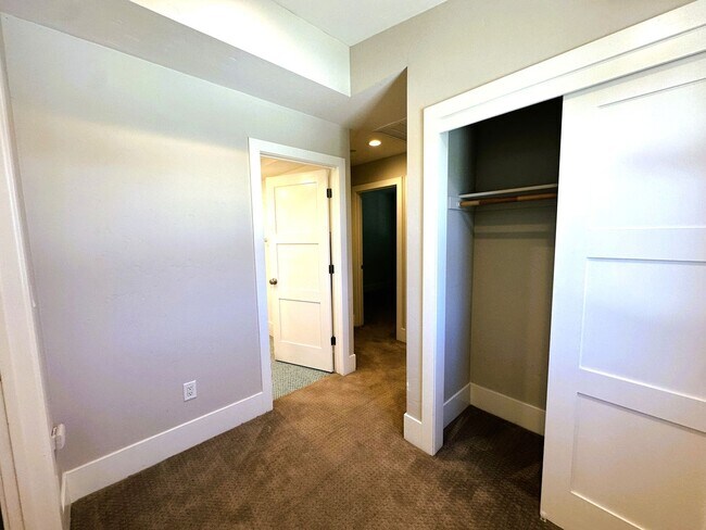 Building Photo - 2625 Nicasio Ln