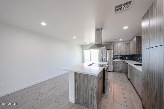 Building Photo - 2651 N 71st Pl