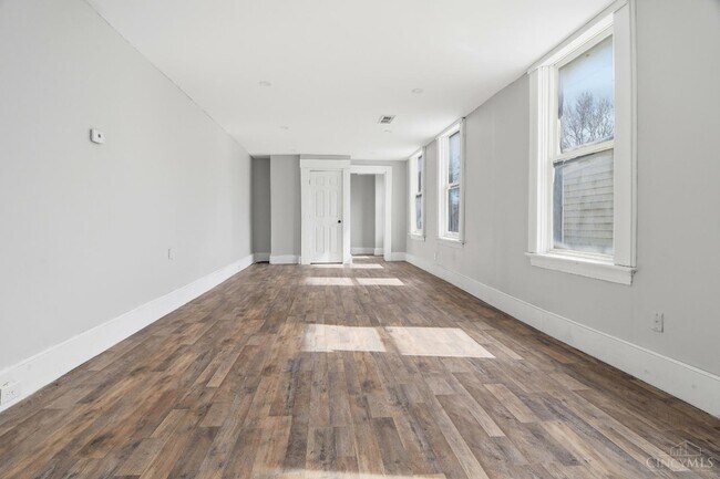 Building Photo - 540 Grand Ave