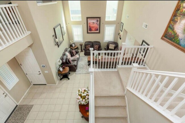 Building Photo - Spacious 5BR House in Palmdale