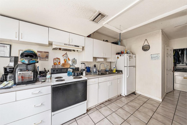 Building Photo - 1432 San Juan Ct