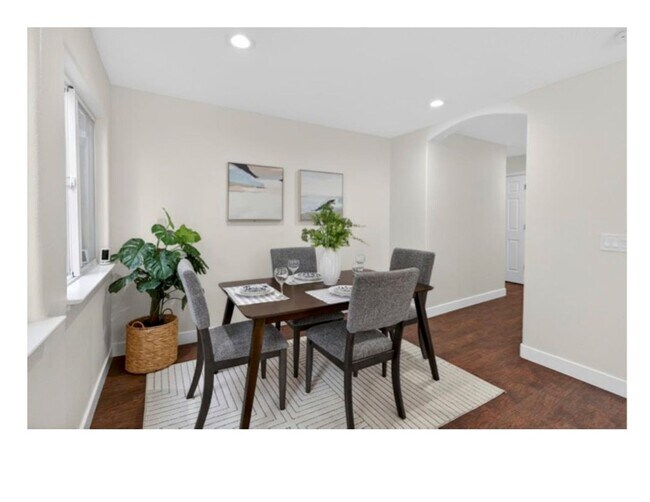 Building Photo - Coming Soon! Beautiful updated home, 4+2, 2 car garage