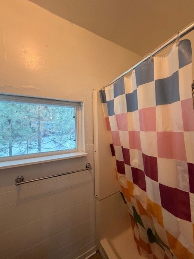 Building Photo - 2449 Ponderosa St