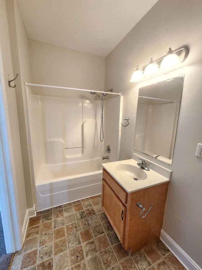 Building Photo - Weaverville Rental!