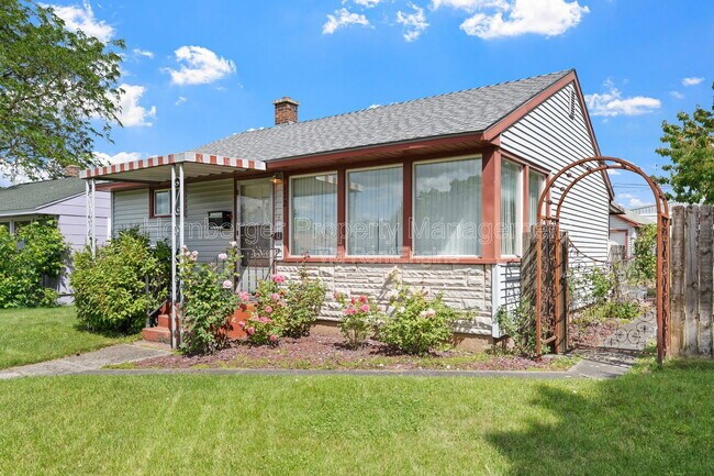 Building Photo - 112 W Amherst Ct