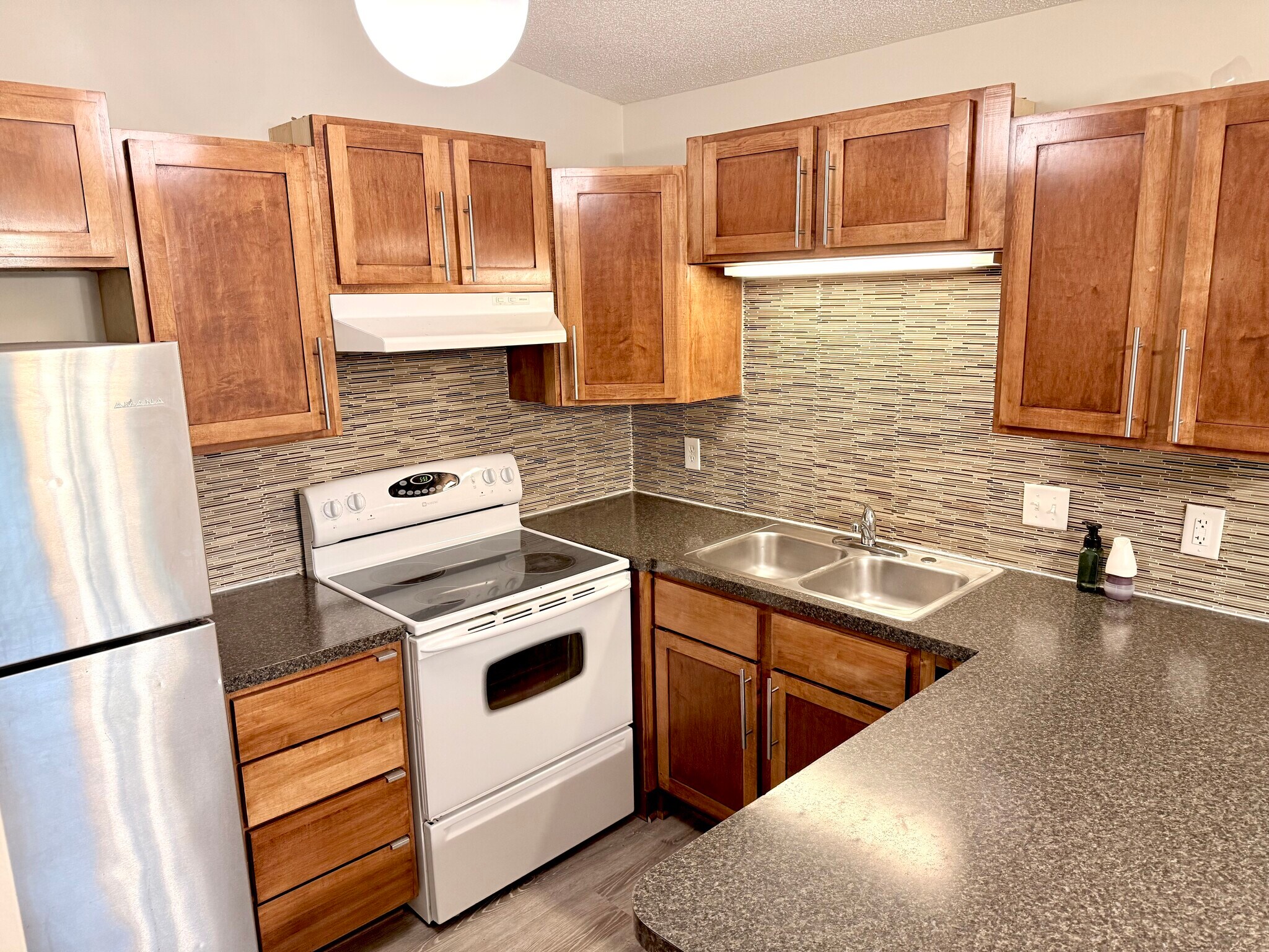 Building Photo - 16199 Flagstaff Ct S