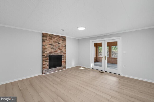 Building Photo - 210 Lastner Ln