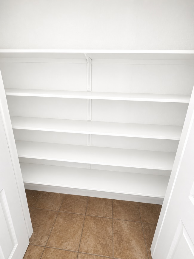 Building Photo - AVAILABLE NOW; APPLY AT OUR WEBSITE TODAY!!