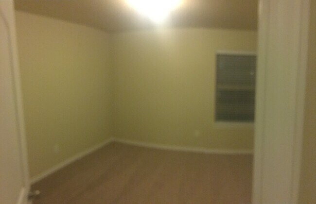 Building Photo - 2808 Adams Fall Ln